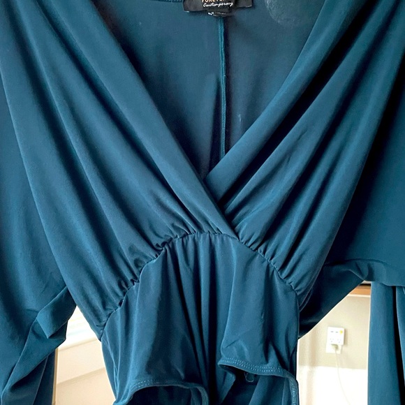 F21 Emerald Green Long Sleeve Low Cut Bodysuit - Picture 4 of 4
